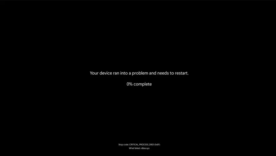 صفحه آبی مرگ ویندوز به تاریخ پیوست: معرفی صفحه سیاه مرگ در ویندوز 11 مایکروسافت در نسخه جدید ویندوز 11 تصمیم گرفته صفحه آبی مرگ یا همان BSOD را بازنشسته کند و بهجای آن صفحه سیاه مرگ (Black Screen of Death) را معرفی نماید. این تصمیم بخشی از تغییرات طراحی و ارتقاء قابلیتهای بازیابی سیستم در ویندوز 11 است. در این مقاله، به بررسی جزئیات این تغییر، دلایل پشت پرده آن، ویژگیهای نسخه جدید و واکنش کاربران خواهیم پرداخت. مقدمهای بر خبر تغییر صفحه مرگ در ویندوز 11 اگر تا به حال از نسخههای مختلف ویندوز استفاده کرده باشید، حتماً با صفحه آبی مرگ روبرو شدهاید. صفحهای که با ظاهر آبی و پیامی اضطرابآور، پایان موقت کار با سیستم شما را اعلام میکرد. اما در سال 2025، شرکت مایکروسافت تصمیم گرفته است این عنصر قدیمی سیستمعامل ویندوز را بازنشسته کرده و با نسخهای مدرنتر و هماهنگ با طراحی جدید خود جایگزین کند. معرفی صفحه سیاه مرگ در ویندوز 11 تغییر تاریخی در تجربه کاربری ویندوز مایکروسافت با انتشار نسخه 24H2 از ویندوز 11، صفحه BSOD را بهطور رسمی از رنگ آبی به رنگ مشکی تغییر داده است. این تغییر، نهتنها یک انتخاب بصری است، بلکه در راستای اهداف بلندمدت طراحی مدرن و تجربه کاربری بدون استرس انجام شده است. 📌 دلایل اصلی تغییر رنگ BSOD در ویندوز 11: همراستا شدن با طراحی مینیمالیستی و مدرن ویندوز 11 کاهش اضطراب روانی کاربران هنگام مواجهه با خطا تطابق بهتر با حالت تیره (Dark Mode) تمرکز بیشتر بر روی کد خطا و اطلاعات فنی حذف عناصر گرافیکی غیرضروری مانند صورتک غمگین یا QR کد ویژگیهای صفحه سیاه مرگ (Black Screen of Death) صفحه جدید مرگ در ویندوز 11، با حذف عناصر تزئینی و تمرکز بر کاربرد، تجربهای ساده و هدفمند ارائه میدهد. در این نسخه: رنگ پسزمینه کاملاً مشکی است. پیام سادهای با مضمون: “Your device ran into a problem and needs to restart.” نمایش داده میشود. نام فایل یا درایور معیوب در پایین صفحه مشخص شده است. هیچگونه صورتک، QR Code یا جزئیات غیر ضروری وجود ندارد. این تغییر باعث شده است که صفحه مرگ، در هماهنگی کامل با طراحی کلی رابط کاربری ویندوز 11 باشد. Quick Machine Recovery؛ نجات سریع سیستم پس از خطا در کنار تغییر ظاهر BSOD، مایکروسافت ویژگی جدیدی با نام Quick Machine Recovery معرفی کرده که هدف آن، بازیابی سریع سیستم پس از بروز خطاهای کرنل یا کرشهای سیستم است. 🎯 مزایای Quick Machine Recovery: جلوگیری از نیاز به نصب مجدد ویندوز بازگردانی سریع سیستم به آخرین حالت پایدار کاهش زمان از کار افتادگی سیستمها در محیطهای کاری یا سرورها سازگار با پلتفرمهای مدیریتی مانند Windows Autopilot و Intune این ویژگی در راستای برنامه Windows Resiliency Initiative مایکروسافت توسعه داده شده و در آینده نزدیک، بخشی مهم از تجربه پایداری سیستمهای ویندوز خواهد بود. واکنش کاربران به تغییر BSOD ✅ بازخوردهای مثبت: «مشکی شیکتر و حرفهایتر به نظر میرسه.» «در حالت شب، مطالعه پیام خطا راحتتر شده.» «عدم وجود QR کد باعث تمرکز بیشتر بر پیام اصلی میشه.» ❌ انتقادات: «تشخیص خطا از خاموشی سیستم سختتر شده.» «صورتک غمگین جنبه انسانی صفحه رو از بین برده.» «برای کاربران مبتدی، مفهوم صفحه مشکی ممکنه نامفهوم باشه.» زمان انتشار و دسترسی بر اساس اطلاعیه رسمی مایکروسافت، این تغییر در نسخه 24H2 ویندوز 11 که قرار است در اواخر تابستان 2025 منتشر شود، در دسترس عموم قرار میگیرد. کاربرانی که در برنامه Windows Insider عضو هستند، هماکنون به نسخه آزمایشی این قابلیت دسترسی دارند. نتیجهگیری تغییر صفحه آبی مرگ ویندوز به صفحه سیاه، تنها یک تحول ظاهری نیست؛ بلکه نمایانگر تغییر رویکرد مایکروسافت در مواجهه با خطاهای سیستم است. از حذف عناصر غیرضروری گرفته تا اضافه شدن قابلیتهای جدید بازیابی، هدف نهایی ارائه تجربهای روانتر، مدرنتر و کارآمدتر برای کاربران ویندوز 11 است.